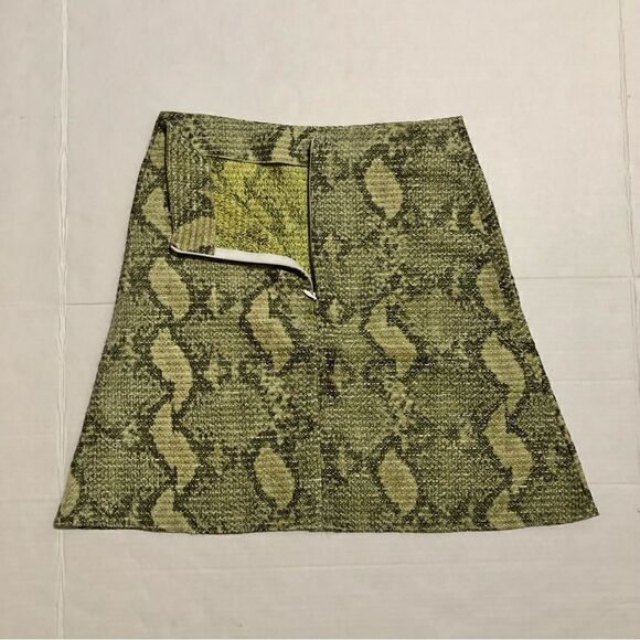 JO NO FUI Twiddled Metallic Green Skirt (40) - Picture 7 of 7